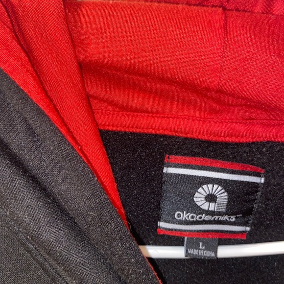 ECHO pull over and NASA pull over hoodie with strings, Large boys, both for 25$ - Picture 11 of 13